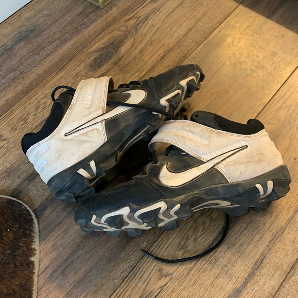 Men’s baseball cleats